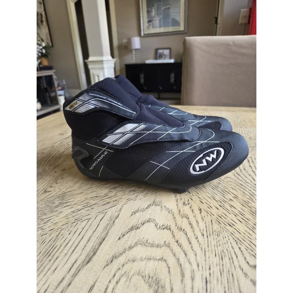 Northwave Celcius MTB Cycling Shoes Winter Gore Tex size 9.5 Waterproof Carbon